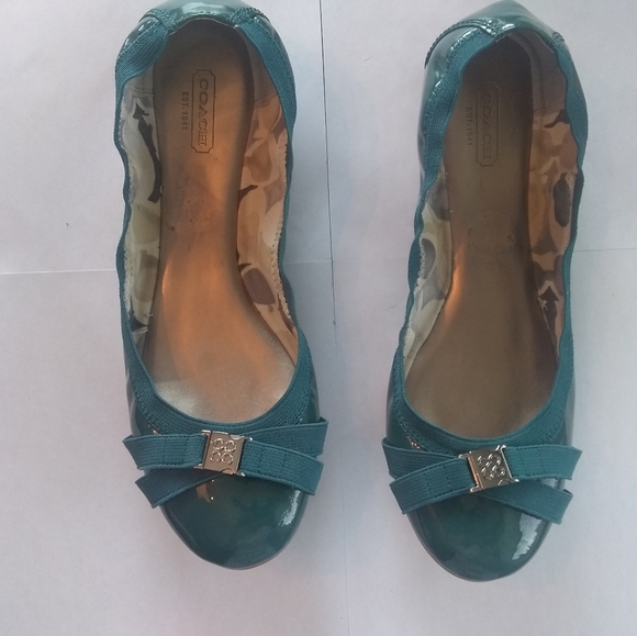 New Coach Teal Patent Leather Flats Size 9.5 - Picture 2 of 5